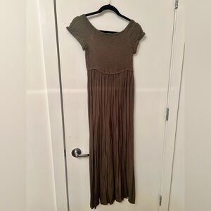 Cotton Emporium Dark Green Smocked Maxi Dress – Size Small